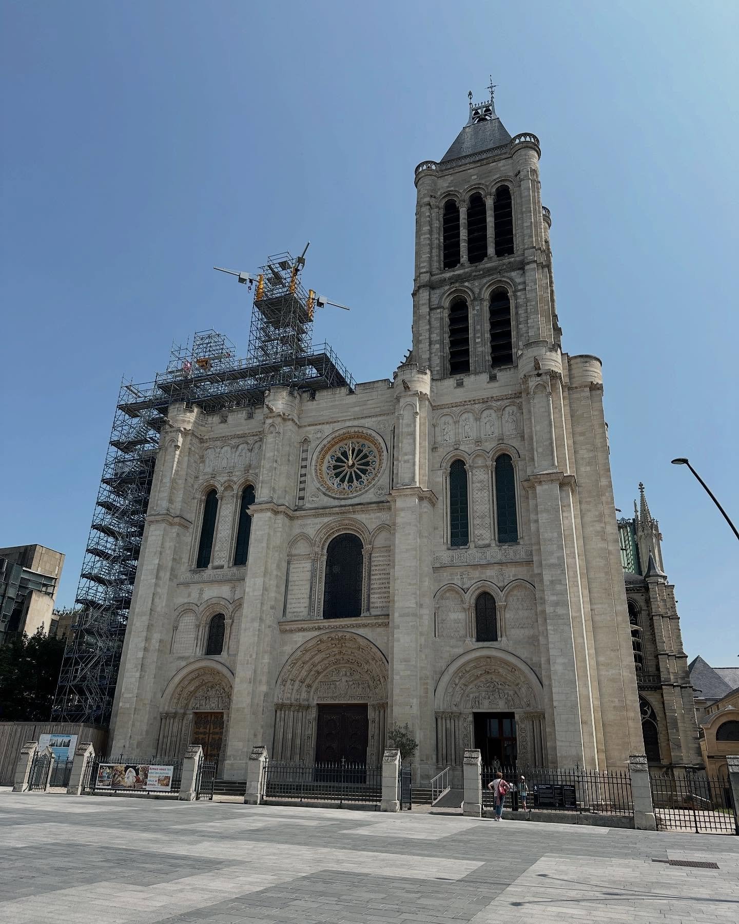 A day in Saint-Denis to discover the city&rsquo;s treasures. 

The majestic basilica takes your breath away with its beauty. The association Suivez la Fl&egrave;che has launched the spectacular project of rebuilding the monument&rsquo;s north tower a